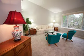 Spacieux, 4BR à un niveau près des parcs - Image 2