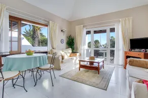 Villa avec internet haut débit, barbecue et jardin | Vue mer | Parfaite pour le travail à distance - Image 4