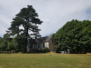 Property adjoining the Parc du Hutreau in Angers - Image 3
