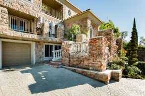 Unparalleled Villa Apartment in an Enchanting Village - Image 3