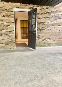 The Hidden Gem – 1BR Walk-Out, 7 Min to I-24 - Image 3