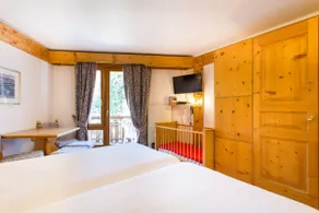 Suite in Hotel Bristol Villars (Renovated Oct 17) - Image 4
