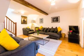 Cozy Cotswold Dog Friendly Retreat  - Image 2