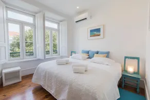 Comfortable Apartment with River View by LovelyStay - Image 2