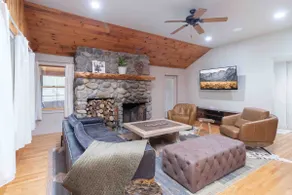 10-acre Cabin Escape - Image 2