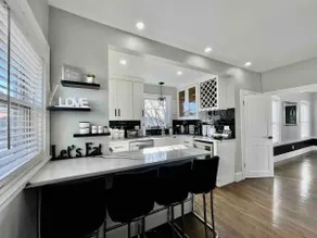 Leisure | Business| Getaway| Downtown Brockton - Image 2