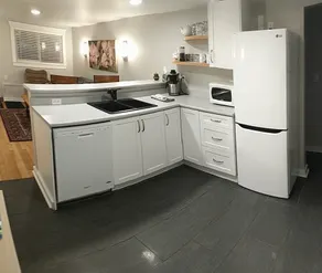2 Bdrm in Kitsilano walk to shop/restaurants/bars - Image 3
