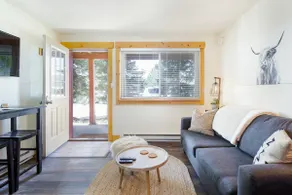 Slopeside Shanty - Image 2