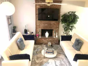 Posh 2 King Bed townhome near downtown and Tybee - Image 2