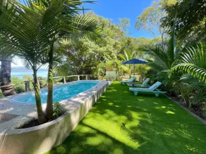 House with a beautiful ocean view - Image 4