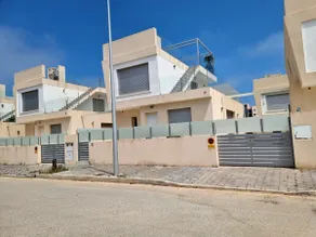 Grande villa entièrement équipée avec piscine privée, barbecue et terrasse | Vue mer | À côté de la plage - Image 2