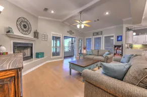 Beautiful Lake Front home for memories to last a lifetime! - Image 3