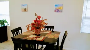 Comfy Home, Minutes from Airport & Near Everything - Image 5