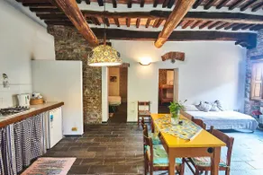 Relax in a tuscany village - Image 3