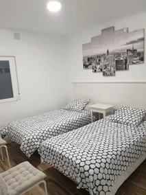 Spacious Apartment Madrid - Metro Barrio del Pilar - Image 3