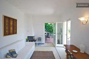 Apartment in villa by the sea - Image 2