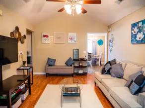 The Charis Place | Cozy 3 BR House. - Image 3