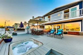 Beachfront Home w/Spa, Deck+VIEWS - Image 3