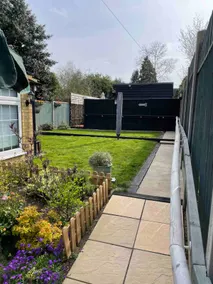 Secluded garden house with private patio - Image 5