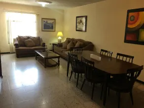 Very comfortable house in an excellent area. - Image 2