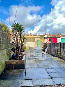 Renovated Home near Salisbury Centre & Nearby Parking - Image 4
