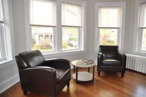 Old Irving Park 2 bd/1 ba, 20 mins to Downtown - Image 5