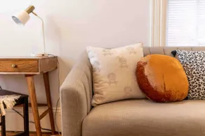 Center City 2bd Apt with Free Parking Included! - Image 4