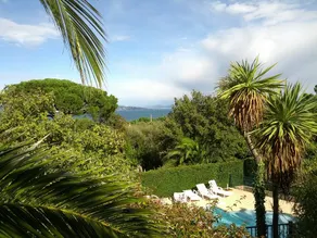 House with sea view and overlooking Saint Tropez - Image 3