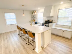 Stunning Loft w/ King Suite: near Duke/UNC, RDU Airport, Downtown  - Image 2