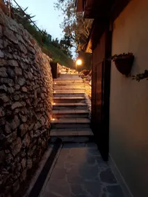 Blue Chalet - stunning lake view - Image 2