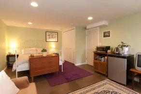 Beautiful Private Spot in North Ballard - Image 5