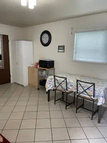 Guesthouse with kitchen,bath and laundry - Image 5