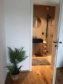 Small apartment with mountain views - Image 3