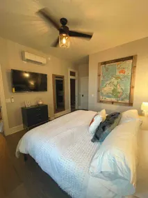 Lovely 1-bedroom apartment with indoor fireplace. - Image 3