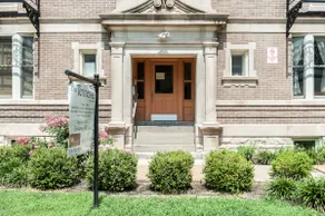 Luxury 2BD/2BH in Historic CWE/1E M - Image 2