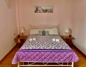 Montsenigos Garden Apartment - Image 3