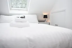 Safe & Private entire Gatehouse Apartment Newhaven - Image 3