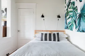 Radiant, Low-Key Apartment - Image 4