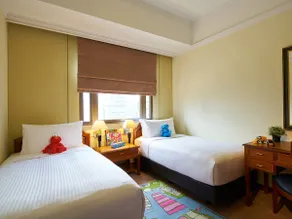 Lovely 3BR Apt in the Heart of Orchard Road - Image 4