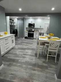 Centrally Located 3 bedroom Home. Unforgettable - Image 3