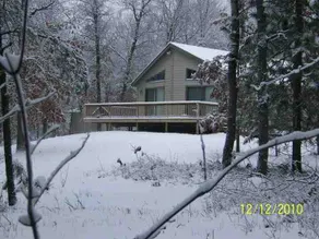 West Branch hideaway for large groups, near trails - Image 4