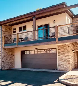 Spacious Townhome - Minutes from Downtown! - Image 2