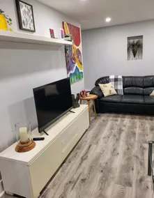 Spotless, centraly located 2bdr basement 850sq ft - Image 3