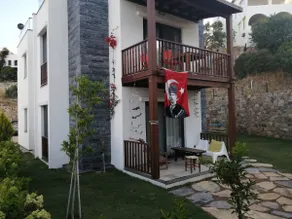 2+1 house with garden in Gümüşlük, 5 minutes walk to the beach - Image 2