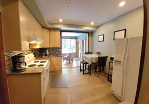 Beautiful rustic 1 bedroom plus den - Image 4