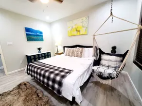 Delightful Private Suite Escape - Image 3