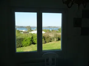 Charmerende hus ved floden - Image 3