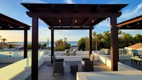 Condo with private jacuzzi and beach view - Image 3