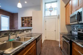 Modern Apartment in Historic Downtown - Image 4