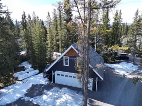 Private Loft with Mountain Views - Image 5